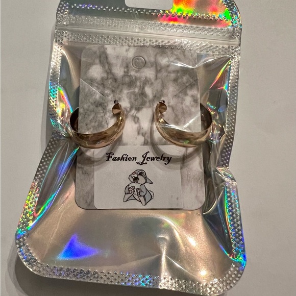 NWT Small Pair of Gold Thick Moon Hoop Earrings - Picture 2 of 3